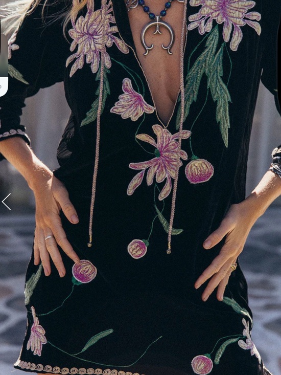 Chasing Unicorns Dresses & Skirts - 🌼CU Purple Haze embroidered Velvet Tunic L